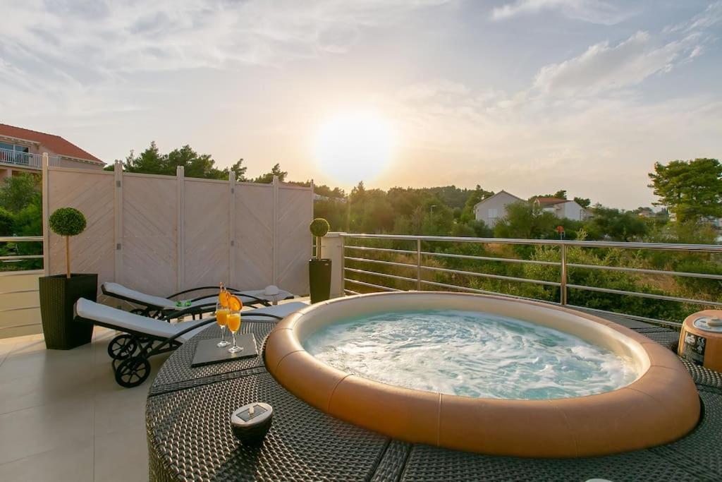 Villa Kora - Luxury Holiday Apartments Lumbarda Eksteriør billede