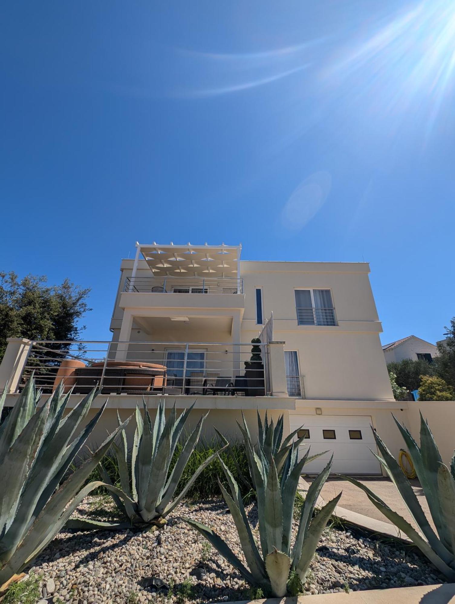 Villa Kora - Luxury Holiday Apartments Lumbarda Eksteriør billede